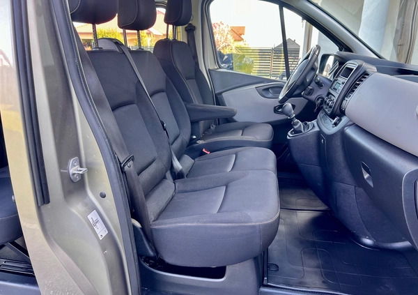 Renault Trafic cena 104998 przebieg: 80000, rok produkcji 2018 z Płock małe 497